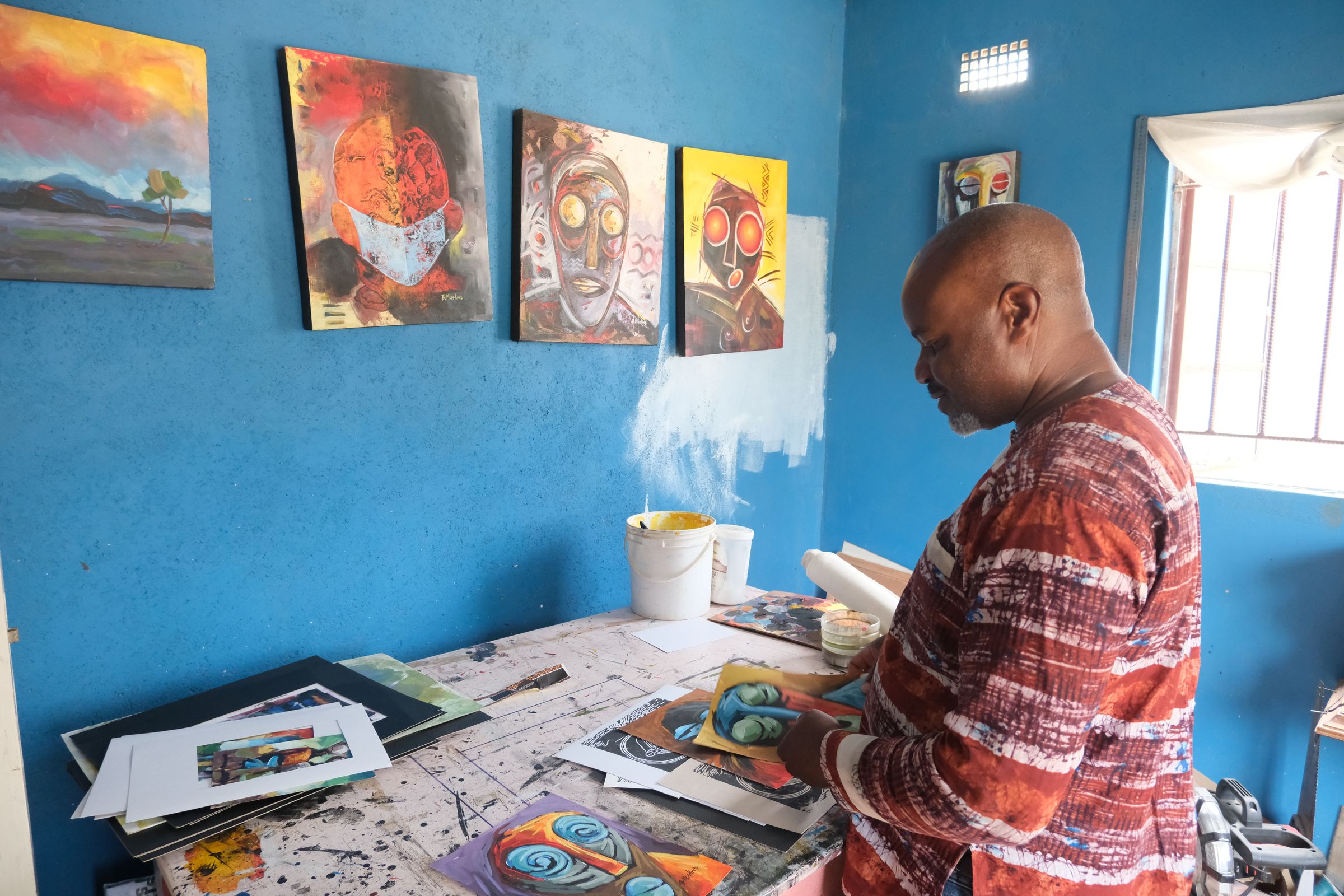 Batsirai Muskwe at work in his home studio, December 2024.